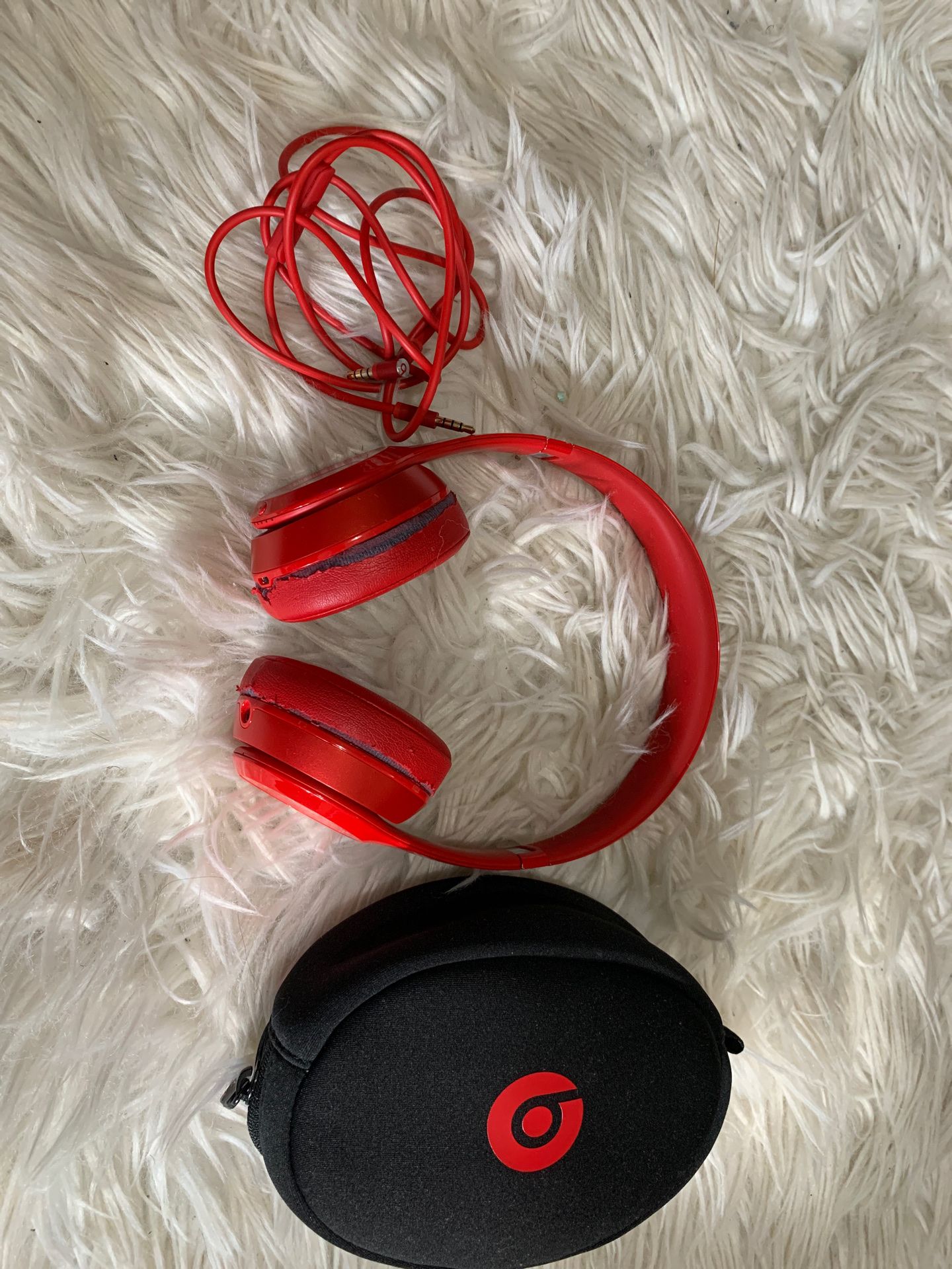 red solo wireless beats