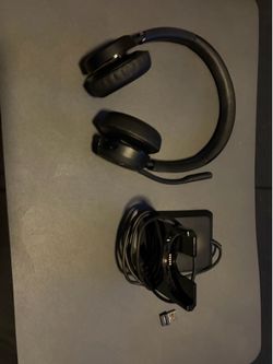 Poly Voyager 4320 UC Wireless Headset & Charge Stand (Plantronics)
