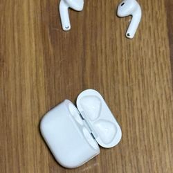 AirPod 4s Slightly Used