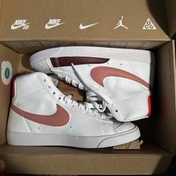 Nike Blazers 77