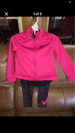 Girl’s Nike Clothing