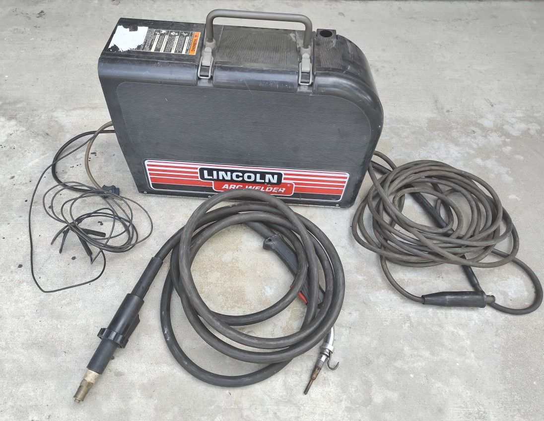 Lincoln Electric Suitcase LN-25 Wire Feeder With Mig Magnum 300 Welding Gun