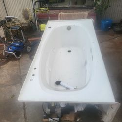 jacuzzi bath tub