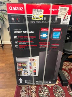Refrigerator Galanz. 3.3 Cubic Feet Black. $ 80
