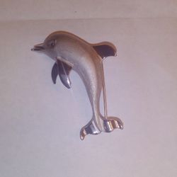 Beau Sterling Silver Dolphin Broach/Pin