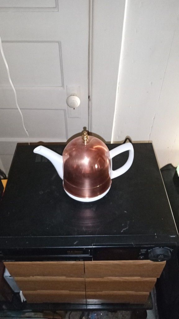 Insulated Copper Top Tea Pot