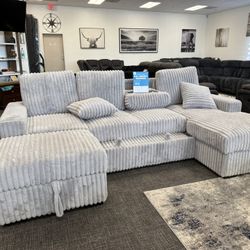 🛋️ Light Gray Corduroy Sectional w/ Pullout + Storage – Only $999!