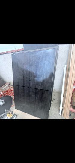 400W Freedom Solar Panels (Unused)