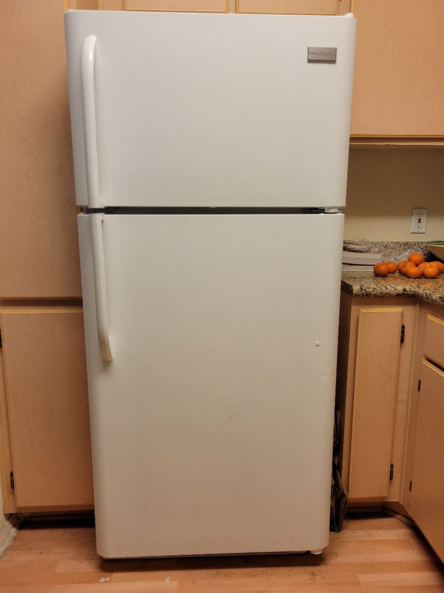 Like New Refrigerator 