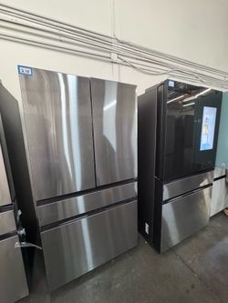 Samsung Bespoke 29cu 4-Door French Door Fridge (RF29BB8600QL) — $1,600 | Retail $3,400 | San Fernando