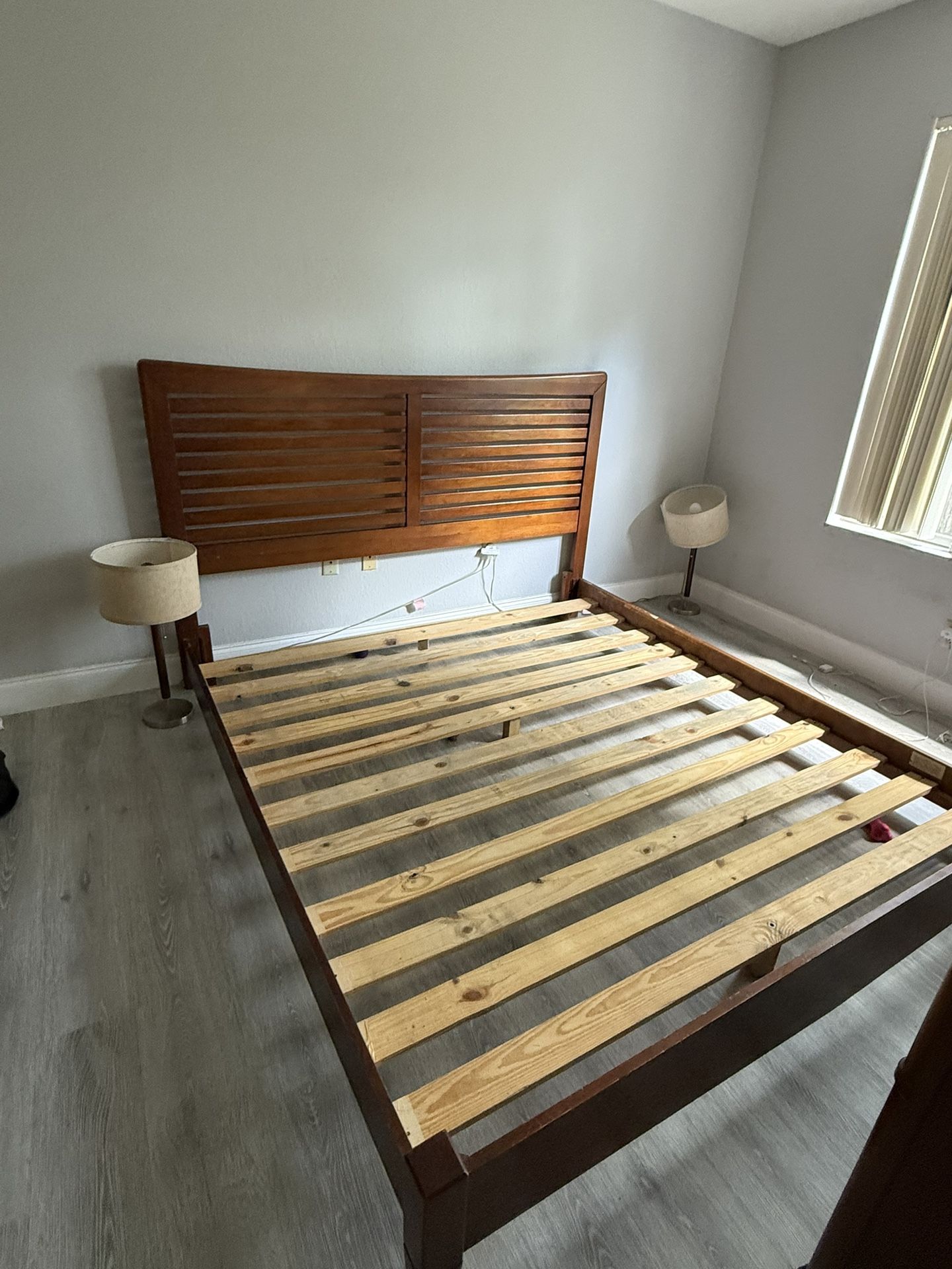 Bed And Lamps