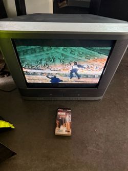 Toshiba crt Gaming tv vhs dvd combo crt Gaming tv