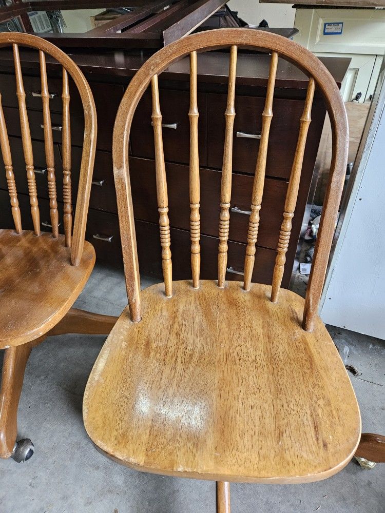 4 Solid Rolling Chairs