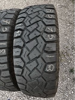 2 TIRES LT285/75/18