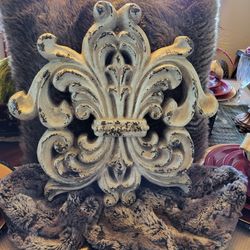 Decorations Different Prices 