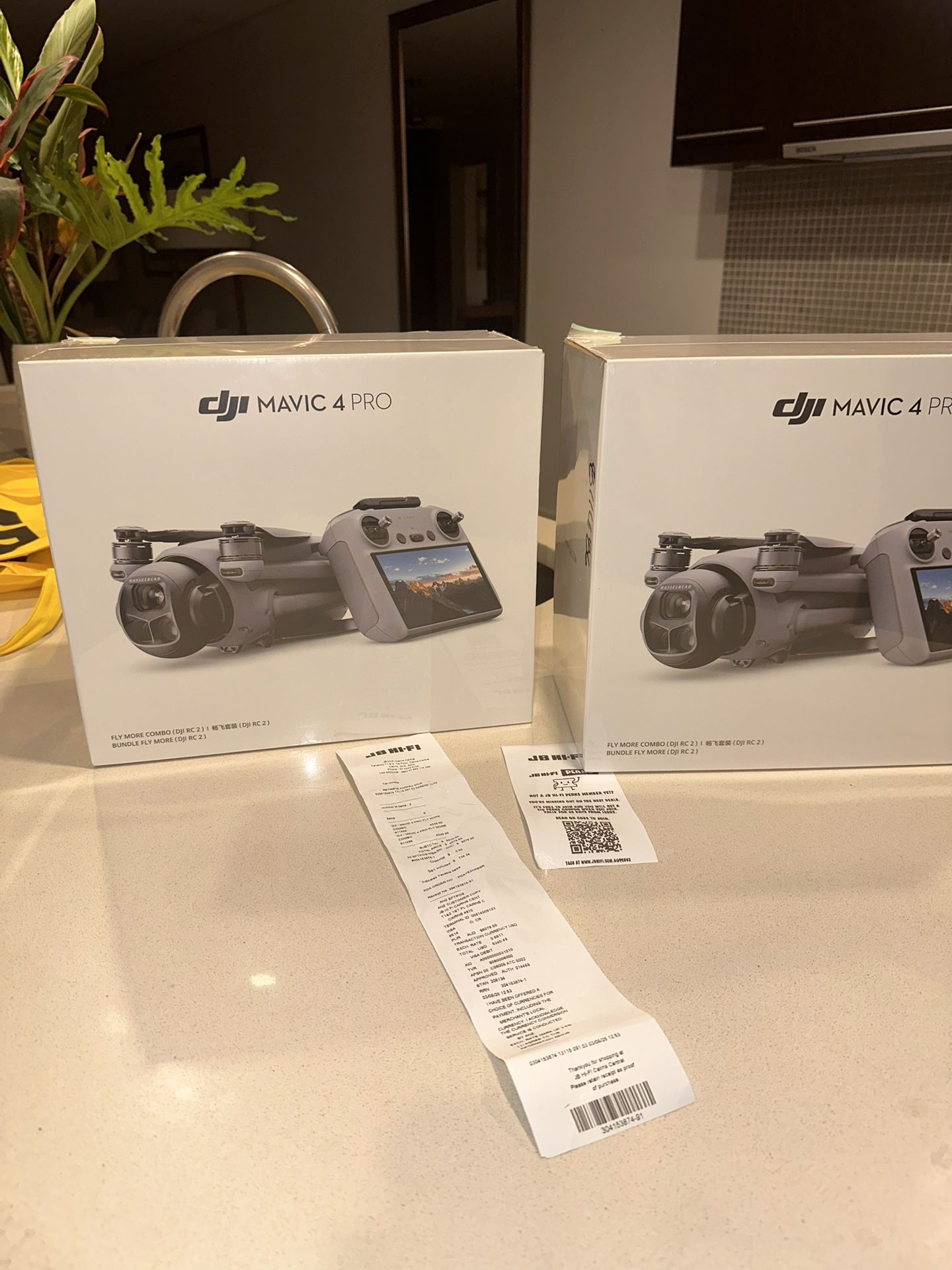 DJI MAVIC 4 PRO