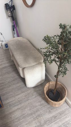 Modern Bouclé Storage Bench – Cream Teddy Fabric Ottoman