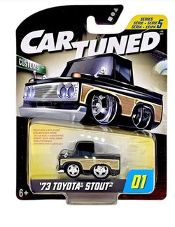 Car Tuned Customs Series 5 ‘73 Toyota Stout Pickup Truck 01