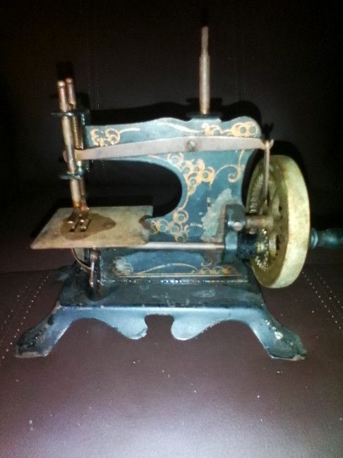 1930's German Toy Sewing Machine