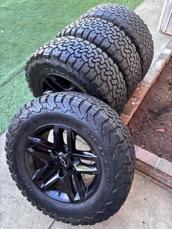 Chevy Silverado trail Boss rims and 285/65/18 tires