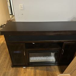 Electric Fire Place With Bluetooth Speaker. 