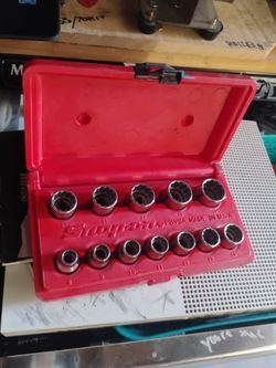 Snap on socket set