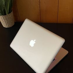 Apple MacBook Pro 13” I5/8GB/256GB SSD $140