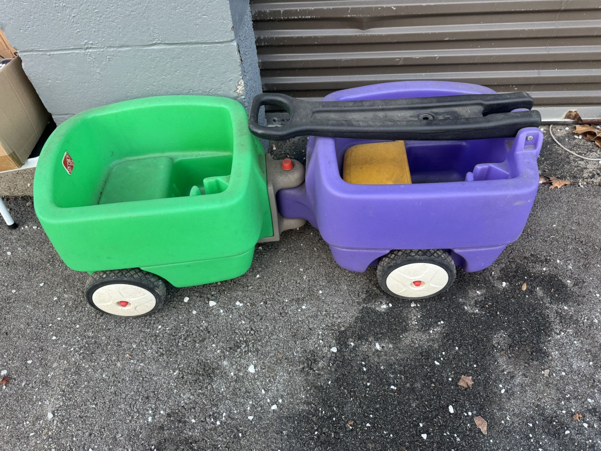 Step2 Choo Choo Wagon Been Sitting On The Porch Needs Cleaning.