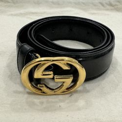 Gucci Black Leather Belt Gold Belt Buckle size 75/30 - Excellent Condition- Originally $525.  Asking $275