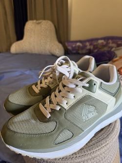 Men’s Tennis Shoes 9.5 Worn Once