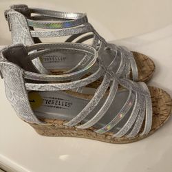 Girls Wedges  Size 1  New 