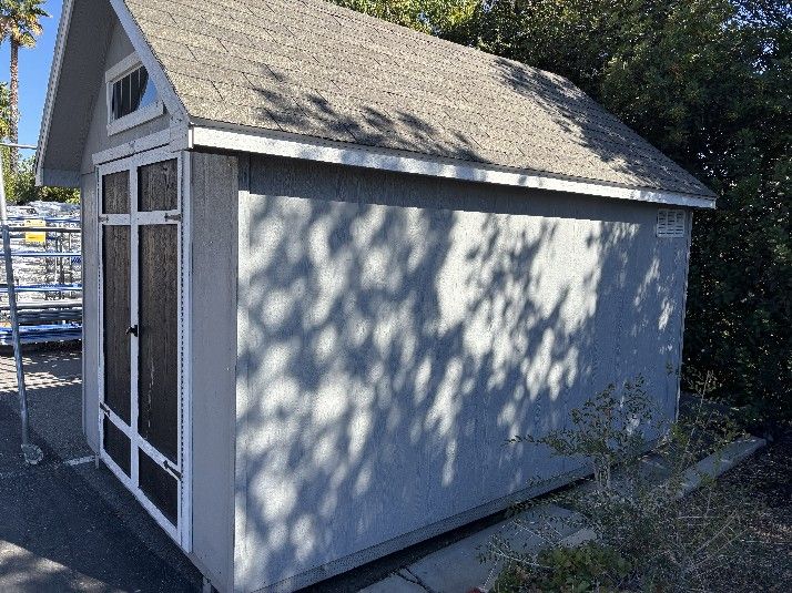 shed 8x12 new and professionally assembled