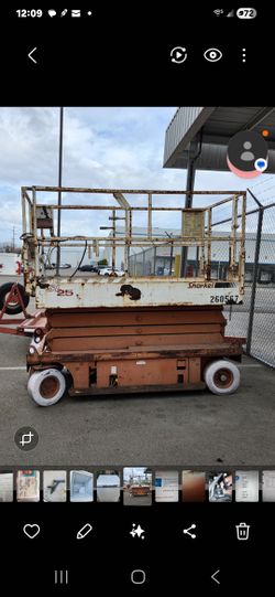 25ft Snorkle Scissorlift