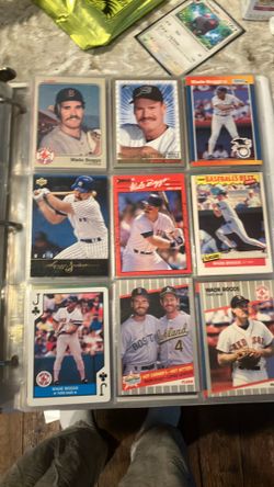 Wade Boggs cards all in book no creases no dull corners