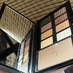 Doucce, freematic eyeshadow pro palette 