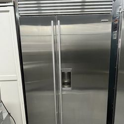 2022 Sub Zero Stainless Built In 48” Refrigerator Ice & Water