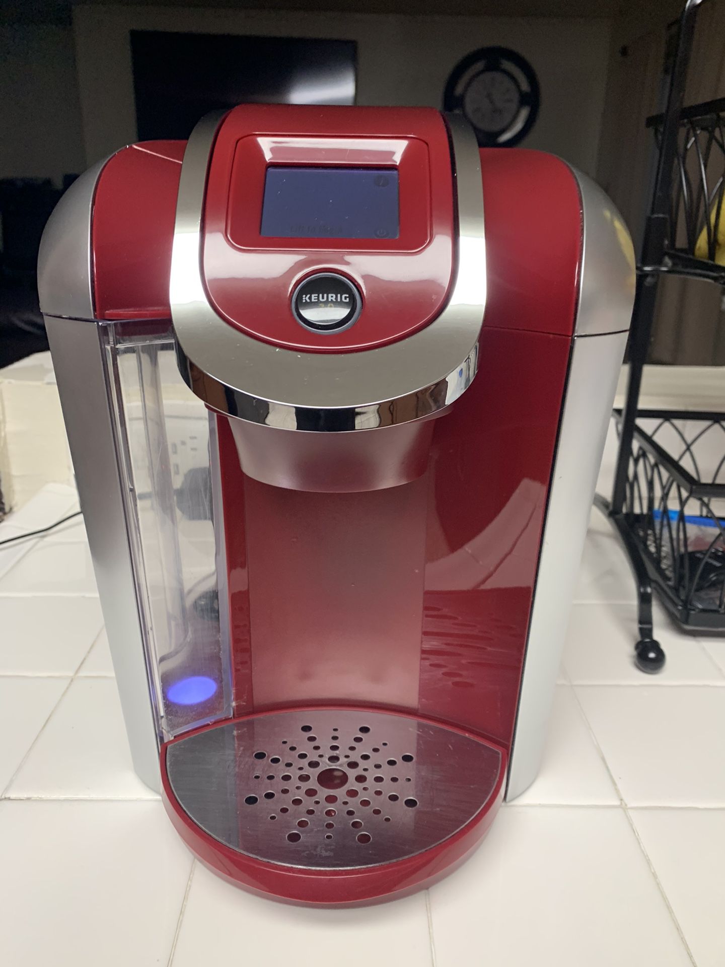 Keurig 2.0 red color in very good condition