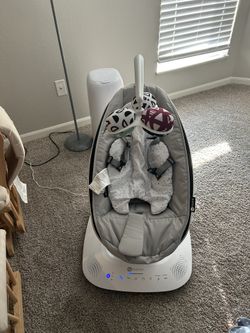 4MOM Multi-Motion Baby swing