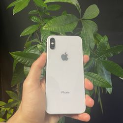 iPhone  XS - Unlocked  - 64GB