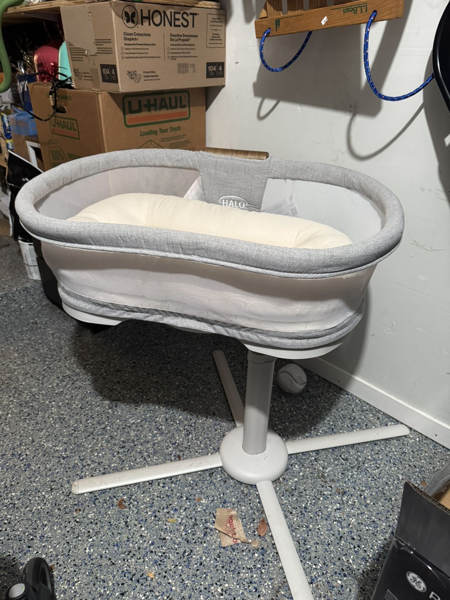 Halo Bassinet + Snuggle Me