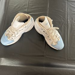 Boys Size 8 1/2 Iversons