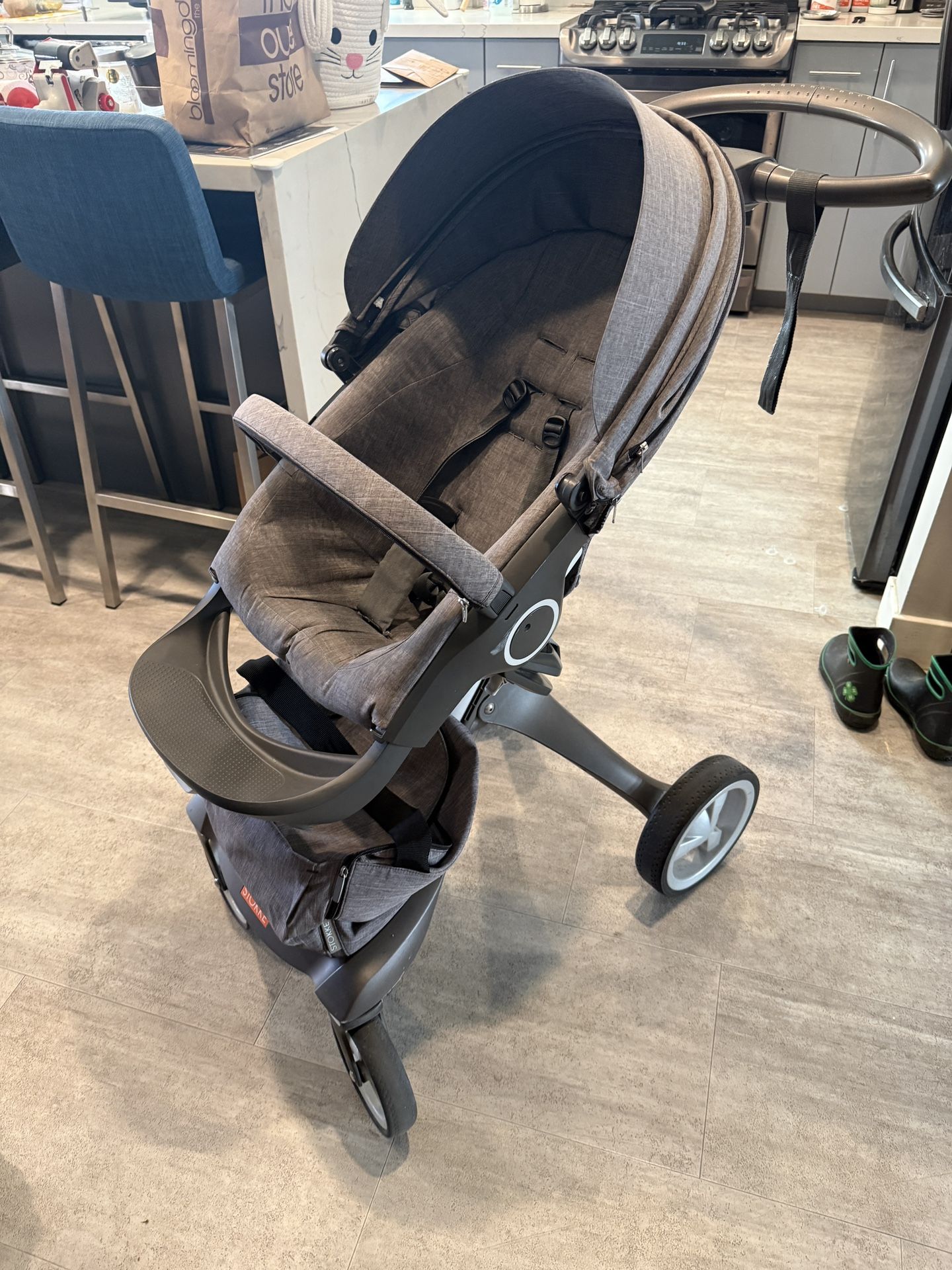 stokke baby stroller and bassinet