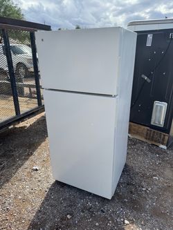 GE Top Bottom Fridge