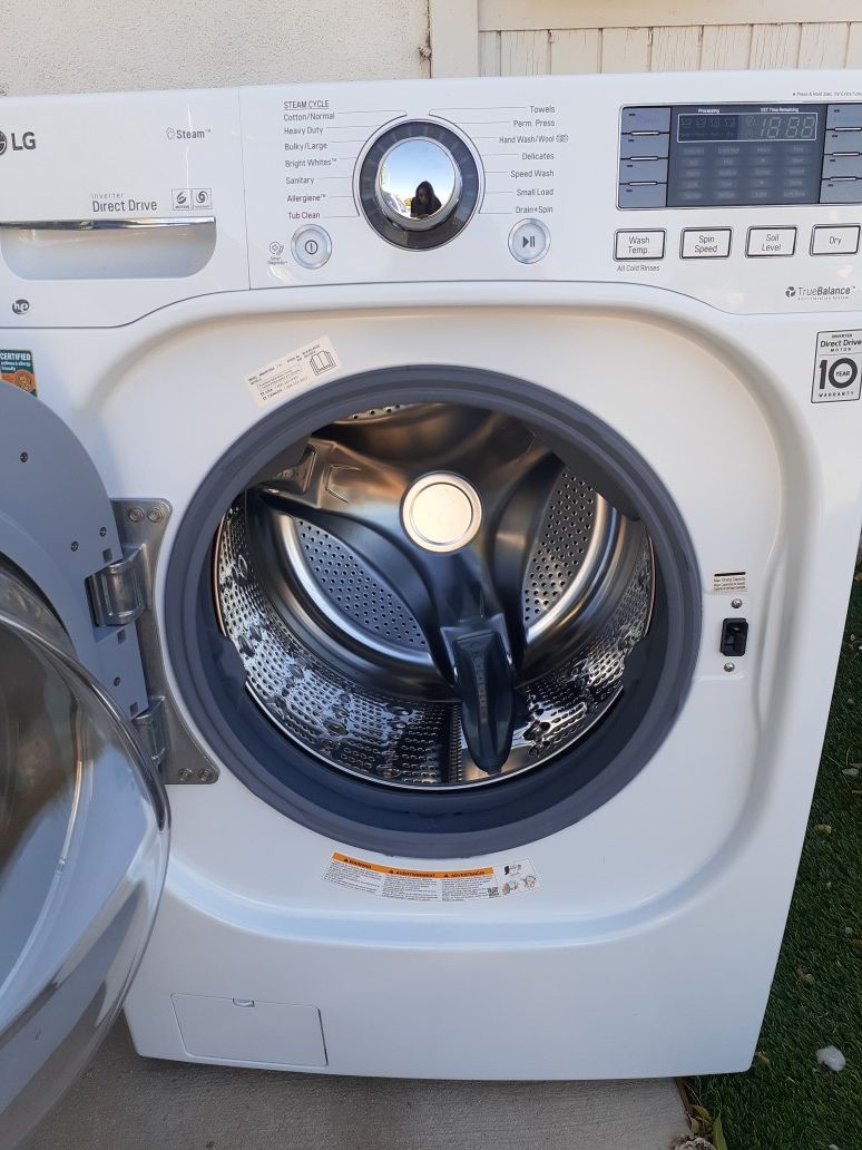 LG 2 in 1 Washer and Dryer Ventless 4.3 cubic ft for Sale in Las Vegas