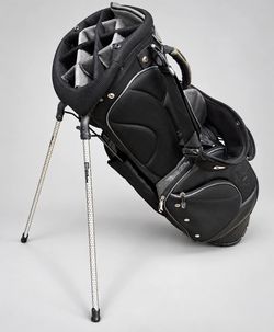 Wilson Golf Stand Bag – Black – Club Dividers, Dual Straps & Storage Pockets