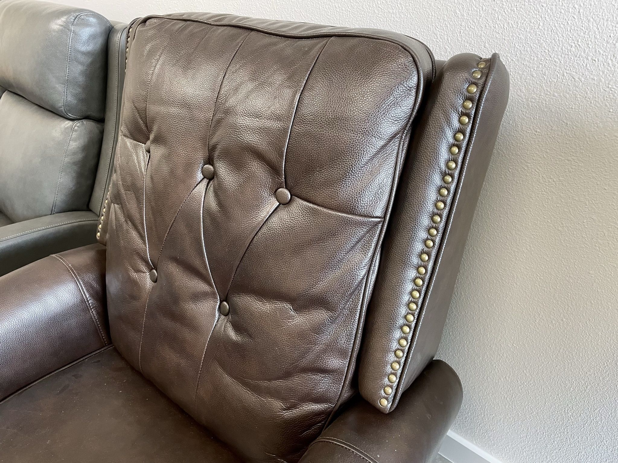 2pc Ridgewood Top Grain Leather Pushback Recliner for Sale in Austin