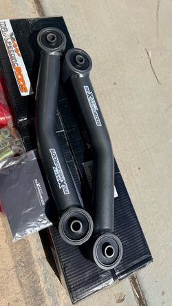 MaXpeedingrods Rear Control Arms with Bushings