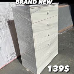 Brand new white 5 drawer dresser