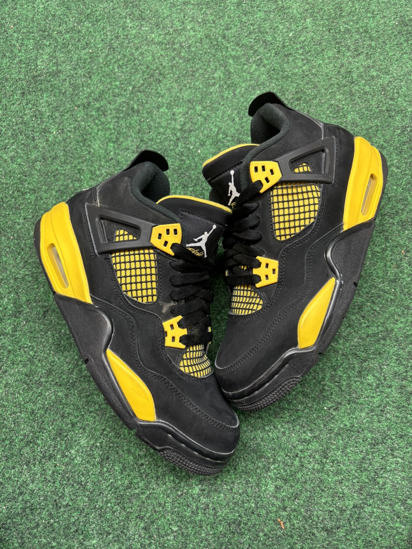 JORDAN 4 YELLOW THUNDER SIZE 7Y