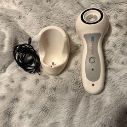 Celluless MD vacuum anti-cellulite massage device